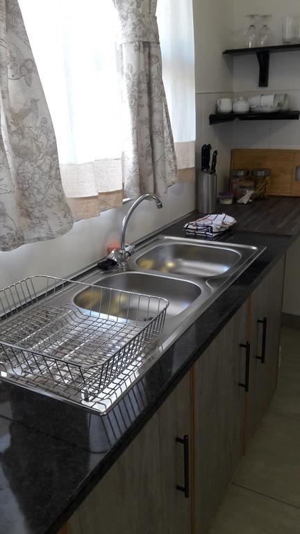 Self-Catering Studio, Unit 6 On Krupp 温特和克 外观 照片