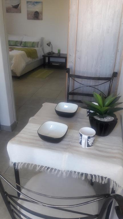 Self-Catering Studio, Unit 6 On Krupp 温特和克 外观 照片