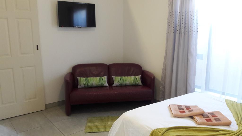 Self-Catering Studio, Unit 6 On Krupp 温特和克 外观 照片