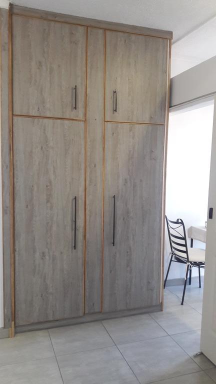 Self-Catering Studio, Unit 6 On Krupp 温特和克 外观 照片